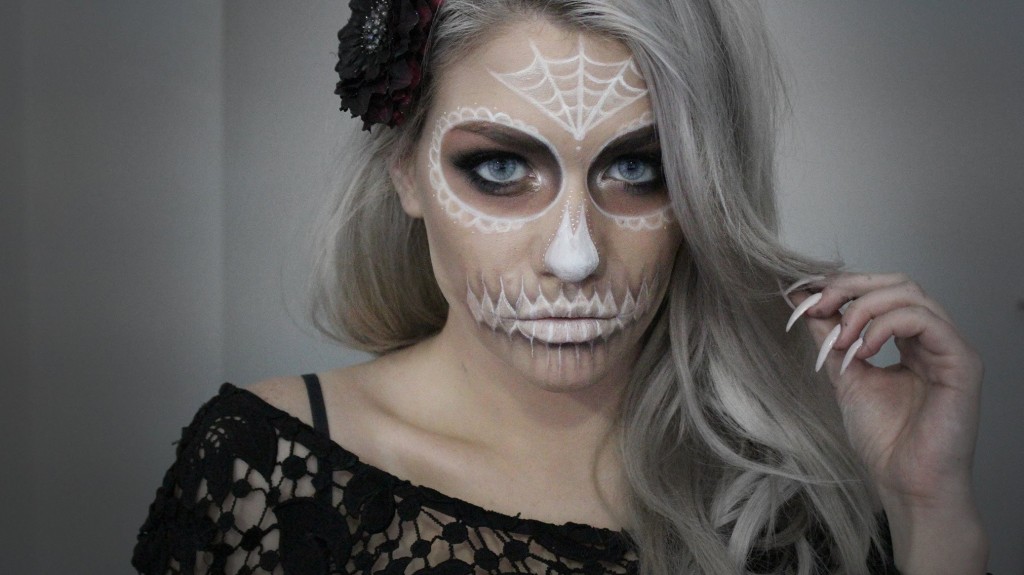 Do Singles Use Halloween Costume to Disguise from Love?